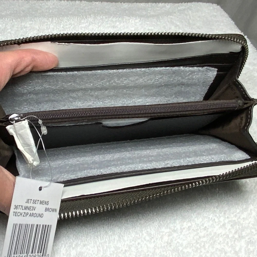 NWT - Michael Kors Men's Studded Wallet - Jet Set Tech Zip Around